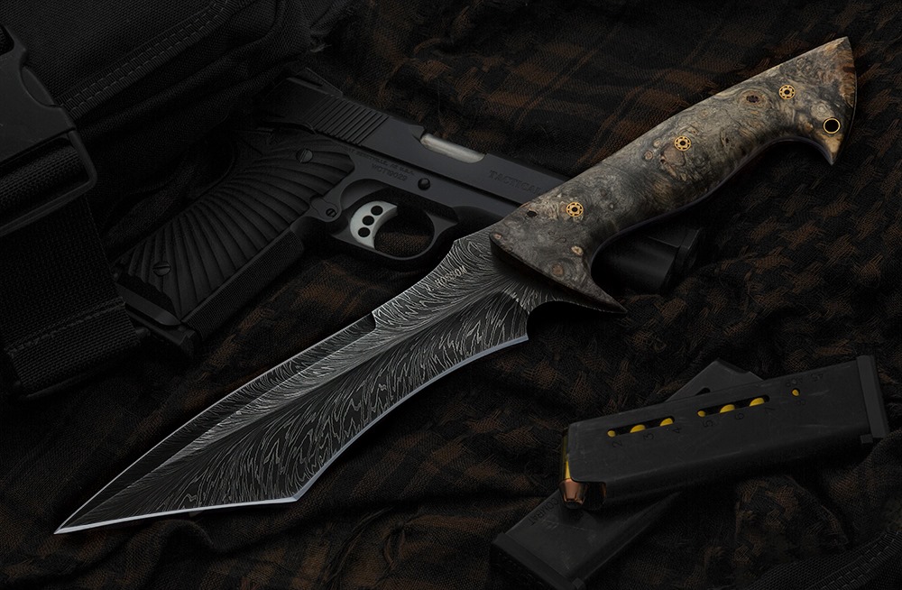 Hossom HHH Feather damascus fighter